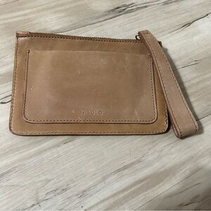 Nisolo Go-To Leather Wristlet in Almond